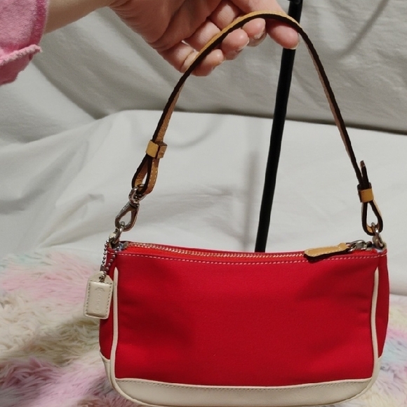 SALE! Authentic Coach Vintage Mini Red & Cream Bag - Picture 6 of 11